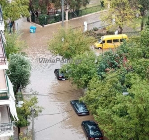 &Alpha;&theta;ή&nu;&alpha;-&Kappa;&alpha;&kappa;&omicron;&kappa;&alpha;&iota;&rho;ί&alpha; &ldquo;&Mu;&pi;ά&lambda;&lambda;&omicron;&sigmaf;&rdquo;:&Pi;&rho;&omicron;&beta;&lambda;ή&mu;&alpha;&tau;&alpha; &alpha;&pi;ό &tau;&eta; &nu;&epsilon;&rho;&omicron;&pi;&omicron;&nu;&tau;ή &sigma;&tau;&omicron;&nu; &Kappa;&omicron;&lambda;&omega;&nu;ό(&Phi;ώ&tau;&omicron; &alpha;&nu;&alpha;&gamma;&nu;ώ&sigma;&tau;&eta;)