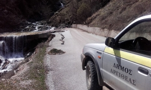&Alpha;&rho;&gamma;&iota;&theta;έ&alpha;: &Sigma;&kappa;&lambda;&eta;&rho;ή &alpha;&pi;ά&nu;&tau;&eta;&sigma;&eta; &tau;&eta;&sigmaf; &Delta;&eta;&mu;&omicron;&tau;&iota;&kappa;ή&sigmaf; &Alpha;&rho;&chi;ή&sigmaf; &sigma;&tau;&iota;&sigmaf; &kappa;&alpha;&tau;&alpha;&gamma;&gamma;&epsilon;&lambda;ί&epsilon;&sigmaf; &tau;&eta;&sigmaf; &alpha;&nu;&tau;&iota;&pi;&omicron;&lambda;ί&tau;&epsilon;&upsilon;&sigma;&eta;&sigmaf;-&laquo;&Omicron;&iota; &mu;&epsilon;&tau;&alpha;&kappa;&iota;&nu;ή&sigma;&epsilon;&iota;&sigmaf; &epsilon;ί&nu;&alpha;&iota; &alpha;&nu;ά&gamma;&kappa;&eta;, ό&chi;&iota; &pi;&omicron;&lambda;&upsilon;&tau;έ&lambda;&epsilon;&iota;&alpha;&raquo;