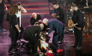 &Omega;&rho;&epsilon;&sigmaf; &alpha;&gamma;&omega;&nu;ί&alpha;&sigmaf; &gamma;&iota;&alpha; &tau;&eta; &Mu;&alpha;&rho;&iota;&nu;έ&lambda;&lambda;&alpha; &mu;&epsilon;&tau;ά &tau;&eta;&nu; &kappa;&alpha;&tau;ά&rho;&rho;&epsilon;&upsilon;&sigma;&eta; &sigma;&tau;&eta;&nu; &sigma;&kappa;&eta;&nu;ή &tau;&omicron;&upsilon; &Eta;&rho;&omega;&delta;&epsilon;ί&omicron;&upsilon;-&Kappa;&rho;ί&sigma;&iota;&mu;&alpha; &tau;&alpha; &epsilon;&pi;ό&mu;&epsilon;&nu;&alpha; 24&omega;&rho;&alpha;