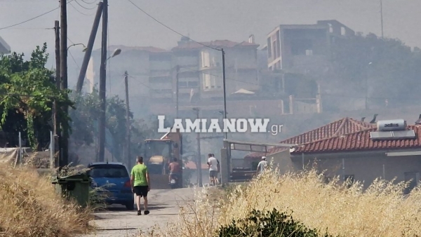 Λαμία: Μεγάλο μέτωπο φωτιάς- μήνυμα 112 για εκκένωση ακόμα τριών οικισμών-Κάηκαν 5 σπίτια στον Αφανό