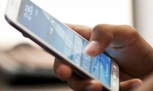 &Pi;&rho;&omicron;&sigma;&omicron;&chi;ή! &Alpha;&pi;&alpha;&tau;&epsilon;ώ&nu;&epsilon;&sigmaf; &chi;&rho;&epsilon;ώ&nu;&omicron;&upsilon;&nu; &mu;έ&sigma;&omega; SMS &tau;&alpha; &kappa;&iota;&nu;&eta;&tau;ά &sigma;&alpha;&sigmaf; &tau;&eta;&lambda;έ&phi;&omega;&nu;&alpha;!- &Tau;&iota; &pi;&rho;έ&pi;&epsilon;&iota; &nu;&alpha; &kappa;ά&nu;&epsilon;&tau;&epsilon;