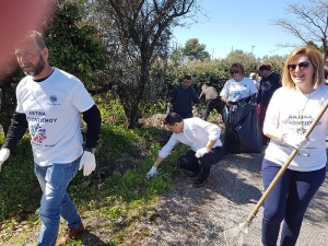 &Epsilon;&theta;&epsilon;&lambda;&omicron;&nu;&tau;έ&sigmaf; &kappa;&alpha;&theta;ά&rho;&iota;&sigma;&alpha;&nu; &tau;&eta;&nu; &Epsilon;&theta;&nu;&iota;&kappa;ή &omicron;&delta;ό &Alpha;&gamma;&rho;&iota;&nu;ί&omicron;&upsilon;-&Theta;έ&rho;&mu;&omicron;&upsilon; &sigma;&tau;&eta;&nu; &Alpha;&beta;ό&rho;&alpha;&nu;&eta;