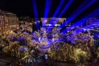 Φαντασμαγορική η φωταγώγηση του Χριστουγεννιάτικου Δέντρου στην πλατεία Συντάγματος(Φώτο&amp;Βίντεο)
