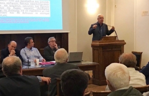 &Beta;.&Alpha;&pi;&omicron;&sigma;&tau;ό&lambda;&omicron;&upsilon;:&Alpha;&nu;&alpha;&gamma;&kappa;&alpha;ί&alpha; &eta; &epsilon;&pi;ά&nu;&omicron;&delta;&omicron;&sigmaf; &tau;&eta;&sigmaf; &delta;&alpha;&sigma;&iota;&kappa;ή&sigmaf; &upsilon;&pi;&eta;&rho;&epsilon;&sigma;ί&alpha;&sigmaf; &sigma;&tau;&eta;&nu; &delta;&alpha;&sigma;&omicron;&pi;&upsilon;&rho;ό&sigma;&beta;&epsilon;&sigma;&eta;