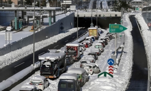 &Mu;&epsilon;&tau;ά &tau;&omicron; ..&phi;&iota;ά&sigma;&kappa;&omicron; &pi;&alpha;&rho;&alpha;&iota;&tau;ή&theta;&eta;&kappa;&epsilon; &omicron; &delta;&iota;&epsilon;&upsilon;&theta;ύ&nu;&omega;&nu; &sigma;ύ&mu;&beta;&omicron;&upsilon;&lambda;&omicron;&sigmaf; &tau;&eta;&sigmaf; &Alpha;&tau;&tau;&iota;&kappa;ή&sigmaf; &Omicron;&delta;&omicron;ύ