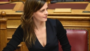 &Beta;&omicron;&upsilon;&lambda;ή: &Tau;&omicron; &nu;&tau;&epsilon;&kappa;&omicron;&lambda;&tau;έ &tau;&eta;&sigmaf; &Alpha;&chi;&tau;&sigma;&iota;ό&gamma;&lambda;&omicron;&upsilon; &beta;ά&zeta;&epsilon;&iota; &laquo;&phi;&omega;&tau;&iota;έ&sigmaf;&raquo;!(&Phi;ώ&tau;&omicron;)