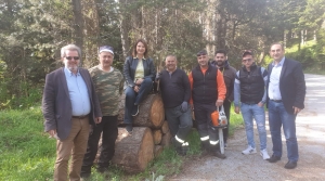 &Mu;&pi;&alpha;&tau;&zeta;&epsilon;&lambda;ή &alpha;&pi;&omicron; &Phi;&omicron;&upsilon;&rho;&nu;ά:"&Epsilon;&upsilon;&rho;&upsilon;&tau;&alpha;&nu;ί&alpha; &delta;&epsilon;&nu; &epsilon;ί&nu;&alpha;&iota; &mu;ό&nu;&omicron; &tau;&omicron; &kappa;έ&nu;&tau;&rho;&omicron; &tau;&omicron;&upsilon; &Kappa;&alpha;&rho;&pi;&epsilon;&nu;&eta;&sigma;ί&omicron;&upsilon;"