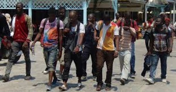 &Kappa;&alpha;&rho;&pi;&epsilon;&nu;ή&sigma;&iota;:K&omicron;&iota;&nu;ή &sigma;&upsilon;&nu;έ&nu;&tau;&epsilon;&upsilon;&xi;&eta; &tau;ύ&pi;&omicron;&upsilon; &gamma;&iota;&alpha; &tau;&omicron; &mu;&epsilon;&tau;&alpha;&nu;&alpha;&sigma;&tau;&epsilon;&upsilon;&tau;&iota;&kappa;ό &alpha;ύ&rho;&iota;&omicron; &sigma;&tau;&omicron; &Epsilon;&pi;&iota;&mu;&epsilon;&lambda;&eta;&tau;ή&rho;&iota;&omicron;