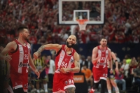 Final 4: &Sigma;&tau;&omicron;&nu; &tau;&epsilon;&lambda;&iota;&kappa;ό &omicron; &Omicron;&lambda;&upsilon;&mu;&pi;&iota;&alpha;&kappa;ό&sigmaf;, &laquo;&iota;&sigma;&omicron;&pi;έ&delta;&omega;&sigma;&epsilon;&raquo; &mu;&epsilon; 79-61 &tau;&eta; &Phi;&epsilon;&nu;&epsilon;&rho;&mu;&pi;&alpha;&chi;&tau;&sigma;έ