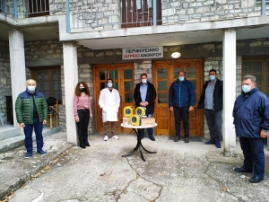 Αργιθέα: Ασπίδα ζωής με την προμήθεια 3 απινιδωτών από τον δήμο