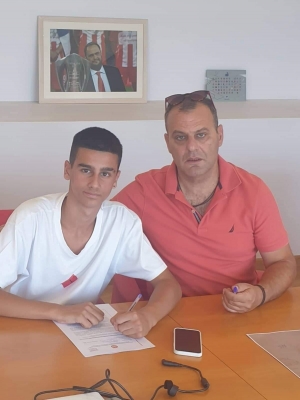 &Alpha;&pi;&omicron; &tau;&omicron;&upsilon;&sigmaf; "Ά&tau;&lambda;&alpha;&nu;&tau;&epsilon;&sigmaf; &Alpha;&gamma;&rho;&iota;&nu;ί&omicron;&upsilon;" &sigma;&tau;&iota;&sigmaf; &alpha;&kappa;&alpha;&delta;&eta;&mu;ί&epsilon;&sigmaf; &tau;&omicron;&upsilon; &Omicron;&lambda;&upsilon;&mu;&pi;&iota;&alpha;&kappa;&omicron;ύ-&Nu;&tau;ύ&theta;&eta;&kappa;&epsilon; &sigma;&tau;&alpha; "&kappa;ό&kappa;&kappa;&iota;&nu;&alpha;" &omicron; 14&chi;&rho;&omicron;&nu;&omicron;&sigmaf; &Iota;&omega;ά&nu;&nu;&eta;&sigmaf; &Xi;&alpha;&nu;&theta;ό&pi;&omicron;&upsilon;&lambda;&omicron;&sigmaf;