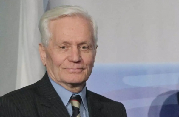 Αφιέρωμα στον δάσκαλο Χρήστο Γείτονα:Από την Πρασιά Αγράφων στα Βόρεια Προάστια-Το όραμα,η θρυλική πορεία και το εκπαιδευτικό μεγαθήριο των CGS