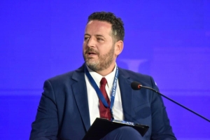 X&rho;.&Kappa;&alpha;&kappa;&alpha;&beta;ά&sigmaf;: "&Tau;&omicron; &nu;&epsilon;&rho;ό &tau;&eta;&sigmaf; &Epsilon;&upsilon;&rho;&upsilon;&tau;&alpha;&nu;ί&alpha;&sigmaf; &delta;&epsilon;&nu; &epsilon;ί&nu;&alpha;&iota; &delta;&iota;&alpha;&pi;&rho;&alpha;&gamma;&mu;&alpha;&tau;&epsilon;ύ&sigma;&iota;&mu;&omicron;"-&Sigma;&tau;&omicron; &sigma;&tau;ό&chi;&alpha;&sigma;&tau;&rho;&omicron; &omicron;&iota; ..&alpha;&pi;ό&nu;&tau;&epsilon;&sigmaf;