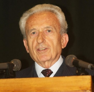 &quot;Φτωχότερη&quot; η Ευρυτανία με το θάνατο του καθηγητή Παναγιώτη Βλάχου-Το ποίημα-αφιέρωμα στην μνήμη του