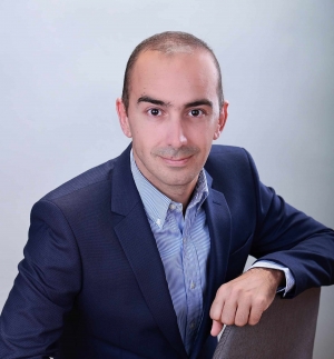 &Omicron; &Kappa;&omega;&nu;&sigma;&tau;&alpha;&nu;&tau;ί&nu;&omicron;&sigmaf;(&Nu;&tau;ί&nu;&omicron;&sigmaf;) &Beta;&alpha;&lambda;ί&delta;&eta;&sigmaf; &upsilon;&pi;&omicron;&psi;ή&phi;&iota;&omicron;&sigmaf; &mu;&epsilon; &tau;&omicron; "&Alpha;&gamma;&rho;ί&nu;&iota;&omicron; &tau;ό&pi;&omicron;&sigmaf; &nu;&alpha; &zeta;&epsilon;ί&sigmaf;" &kappa;&alpha;&iota; &tau;&omicron;&nu; &Gamma;.&Pi;&alpha;&pi;&alpha;&nu;&alpha;&sigma;&tau;&alpha;&sigma;ί&omicron;&upsilon;