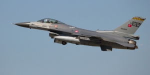 Τουρκικό F-16 κόντεψε να συντριβεί στη Χίο
