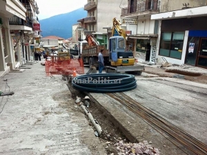 &Epsilon;&upsilon;&rho;&upsilon;&tau;&alpha;&nu;ί&alpha;: "&Epsilon;&sigma;&kappa;&alpha;&sigma;&epsilon;" &omicron; &Phi;&iota;&lambda;ό&Delta;&eta;&mu;&omicron;&sigmaf;, &sigma;&tau;&omicron;&nu; &alpha;έ&rho;&alpha; έ&rho;&gamma;&alpha; &tau;&omega;&nu; &delta;ή&mu;&omega;&nu; ύ&psi;&omicron;&upsilon;&sigmaf; 2 &epsilon;&kappa;.&epsilon;&upsilon;&rho;ώ