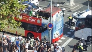 Πανικός στο κέντρο της Βαρκελώνης.Φορτηγό πέφτει πάνω σε πλήθος ανθρώπων