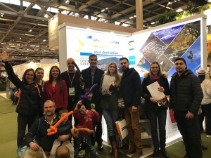 &Mu;&pi;&alpha;&kappa;&omicron;&gamma;&iota;ά&nu;&nu;&eta;&sigmaf; &alpha;&pi;ό &tau;&omicron; &Pi;&alpha;&rho;ί&sigma;&iota;:&laquo;&Eta; &Sigma;&tau;&epsilon;&rho;&epsilon;ά &Epsilon;&lambda;&lambda;ά&delta;&alpha; έ&chi;&epsilon;&iota; &tau;&rho;&alpha;&beta;ή&xi;&epsilon;&iota; &delta;&iota;&kappa;ό &tau;&eta;&sigmaf; &delta;&rho;ό&mu;&omicron;&raquo;