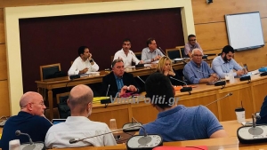 &Mu;&pi;&alpha;&kappa;&omicron;&gamma;&iota;ά&nu;&nu;&eta;&sigmaf; &gamma;&iota;&alpha; &delta;&iota;&alpha;&phi;&theta;&omicron;&rho;ά:&laquo; &Tau;&omicron; &pi;&alpha;&nu;&eta;&gamma;ύ&rho;&iota; &sigma;&chi;ό&lambda;&alpha;&sigma;&epsilon;&hellip;&raquo;