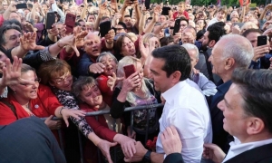 &Tau;&sigma;ί&pi;&rho;&alpha;&sigmaf; &alpha;&pi;&omicron; &Alpha;&gamma;&rho;ί&nu;&iota;&omicron;:"&Eta; &Epsilon;&lambda;&lambda;ά&delta;&alpha; &delta;&epsilon;&nu; &theta;&alpha; &gamma;&upsilon;&rho;ί&sigma;&epsilon;&iota; &pi;ί&sigma;&omega; &sigma;&tau;&eta; &sigma;&kappa;&lambda;&eta;&rho;ή &lambda;&iota;&tau;ό&tau;&eta;&tau;&alpha; &kappa;&alpha;&iota; &sigma;&tau;&alpha; &sigma;&kappa;&lambda;&eta;&rho;ά &chi;&rho;ό&nu;&iota;&alpha; &tau;&omicron;&upsilon; &Delta;&Nu;&Tau;"