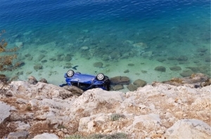 "&Beta;&omicron;&upsilon;&tau;&iota;ά &theta;&alpha;&nu;ά&tau;&omicron;&upsilon;" &gamma;&iota;&alpha; 18&chi;&rho;&omicron;&nu;&omicron; &sigma;&tau;&omicron;&nu; &Mu;ύ&tau;&iota;&kappa;&alpha; &Alpha;&iota;&tau;&omega;&lambda;/&nu;ί&alpha;&sigmaf;