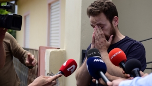 &Tau;&Omega;&Rho;&Alpha;-Έ&gamma;&kappa;&lambda;&eta;&mu;&alpha; &sigma;&tau;&alpha; &Gamma;&lambda;&upsilon;&kappa;ά &Nu;&epsilon;&rho;ά: &Omicron;&mu;&omicron;&lambda;ό&gamma;&eta;&sigma;&epsilon; &omicron; &pi;&iota;&lambda;ό&tau;&omicron;&sigmaf;