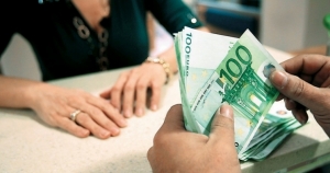 &Pi;&omicron;&iota;&omicron;&iota; &sigma;&upsilon;&nu;&tau;&alpha;&xi;&iota;&omicron;ύ&chi;&omicron;&iota; &delta;&iota;&epsilon;&kappa;&delta;&iota;&kappa;&omicron;ύ&nu; &alpha;&nu;&alpha;&delta;&rho;&omicron;&mu;&iota;&kappa;ά &alpha;&pi;ό 2.500 έ&omega;&sigmaf; 25.000 &epsilon;&upsilon;&rho;ώ