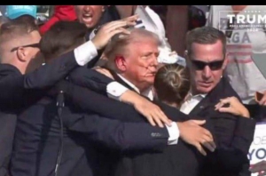 Απόπειρα δολοφονίας κατά του Τραμπ: Εκρηκτικοί μηχανισμοί εντοπίστηκαν στο αυτοκίνητο του 20χρονου δράστη