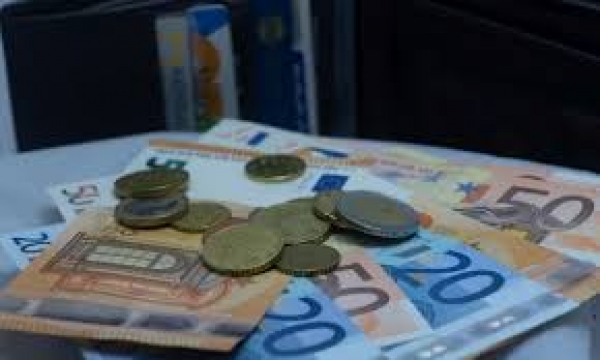 Lockdown:Ποιοι θα λάβουν ολόκληρο και ποιοι αναλογικά το επίδομα των 800 ευρώ