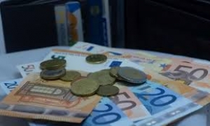 Lockdown:&Pi;&omicron;&iota;&omicron;&iota; &theta;&alpha; &lambda;ά&beta;&omicron;&upsilon;&nu; &omicron;&lambda;ό&kappa;&lambda;&eta;&rho;&omicron; &kappa;&alpha;&iota; &pi;&omicron;&iota;&omicron;&iota; &alpha;&nu;&alpha;&lambda;&omicron;&gamma;&iota;&kappa;ά &tau;&omicron; &epsilon;&pi;ί&delta;&omicron;&mu;&alpha; &tau;&omega;&nu; 800 &epsilon;&upsilon;&rho;ώ