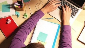 Ά&gamma;&rho;&alpha;&phi;&alpha;:&Mu;&alpha;&theta;&eta;&tau;έ&sigmaf; &mu;&epsilon;&tau;&alpha;&kappa;&omicron;&mu;ί&zeta;&omicron;&upsilon;&nu; &gamma;&iota;&alpha; &nu;&alpha; &kappa;ά&nu;&omicron;&upsilon;&nu; ... &tau;&eta;&lambda;&epsilon;&kappa;&pi;&alpha;ί&delta;&epsilon;&upsilon;&sigma;&eta;(&Beta;ί&nu;&tau;&epsilon;&omicron;)