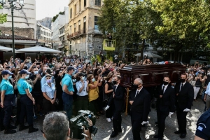 &Mu;ί&kappa;&eta;&sigmaf; &Theta;&epsilon;&omicron;&delta;&omega;&rho;ά&kappa;&eta;&sigmaf;:&Mu;έ&chi;&rho;&iota; &tau;&iota;&sigmaf; 14:00 &tau;&omicron; &lambda;&alpha;ϊ&kappa;ό &pi;&rho;&omicron;&sigma;&kappa;ύ&nu;&eta;&mu;&alpha; &sigma;&tau;&eta; &Mu;&eta;&tau;&rho;ό&pi;&omicron;&lambda;&eta;-&Tau;&omicron; &pi;&rho;&omega;ί &tau;&eta;&sigmaf; &Pi;έ&mu;&pi;&tau;&eta;&sigmaf; &eta; &sigma;&omicron;&rho;ό&sigmaf; &sigma;&tau;&alpha; &Chi;&alpha;&nu;&iota;ά