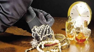 &Lambda;&alpha;&mu;&iota;ώ&tau;&iota;&sigma;&sigma;&alpha;... &theta;&epsilon;&omicron;ύ&sigma;&alpha; &laquo;&delta;&alpha;&gamma;&kappa;ώ&nu;&epsilon;&iota;&raquo; &alpha;&nu;&upsilon;&pi;&omicron;&psi;ί&alpha;&sigma;&tau;&alpha; &theta;ύ&mu;&alpha;&tau;&alpha;