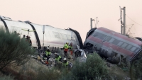 &Iota;&sigma;&pi;&alpha;&nu;ί&alpha;: &Tau;&alpha; &tau;&rho;ί&alpha; &mu;&omicron;&iota;&rho;&alpha;ί&alpha; &lambda;ά&theta;&eta; &pi;&omicron;&upsilon; &omicron;&delta;ή&gamma;&eta;&sigma;&alpha;&nu; &sigma;&tau;&eta; &sigma;&iota;&delta;&eta;&rho;&omicron;&delta;&rho;&omicron;&mu;&iota;&kappa;ή &tau;&rho;&alpha;&gamma;&omega;&delta;ί&alpha;-&Tau;&alpha; &epsilon;&rho;&omega;&tau;ή&mu;&alpha;&tau;&alpha; &pi;&omicron;&upsilon; &pi;&alpha;&rho;&alpha;&mu;έ&nu;&omicron;&upsilon;&nu; &alpha;&nu;&alpha;&pi;ά&nu;&tau;&eta;&tau;&alpha;