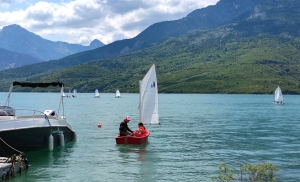 Ά&gamma;&rho;&alpha;&phi;&alpha;:&Gamma;έ&mu;&iota;&sigma;&epsilon; &hellip;&mu;&epsilon; &pi;&alpha;&nu;&iota;ά &kappa;&alpha;&iota; &iota;&sigma;&tau;&iota;&omicron;&pi;&lambda;ό&omicron;&upsilon;&sigmaf; &omicron; &upsilon;&delta;ά&tau;&iota;&nu;&omicron;&sigmaf; &pi;&alpha;&rho;ά&delta;&epsilon;&iota;&sigma;&omicron;&sigmaf; &tau;&eta;&sigmaf; &Epsilon;&upsilon;&rho;&upsilon;&tau;&alpha;&nu;ί&alpha;&sigmaf;-&Eta; ό&mu;&omicron;&rho;&phi;&eta; &Lambda;ί&mu;&nu;&eta; &Kappa;&rho;&epsilon;&mu;&alpha;&sigma;&tau;ώ&nu;(&Phi;ώ&tau;&omicron;)