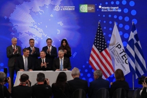 «Ψήφος εμπιστοσύνης» στην Ελλάδα η ιστορική συμφωνία ExxonMobil, Energean και Helleniq Energy για έρευνες στο Ιόνιο