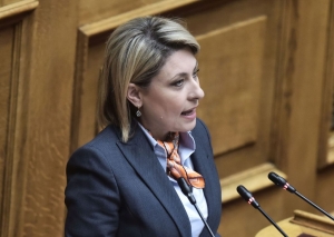 &Sigma;ά&lambda;&omicron;&sigmaf; &mu;&epsilon; &tau;&iota;&sigmaf; &delta;&eta;&lambda;ώ&sigma;&epsilon;&iota;&sigmaf; &Alpha;&lambda;&epsilon;&xi;&omicron;&pi;&omicron;ύ&lambda;&omicron;&upsilon;: &laquo;&Tau;&omicron; &tau;&zeta;ά&mu;&pi;&alpha; &pi;έ&theta;&alpha;&nu;&epsilon;&raquo; ..