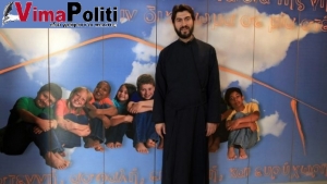 To "&Beta;ή&mu;&alpha; &Pi;&omicron;&lambda;ί&tau;&eta;" &alpha;&upsilon;&tau;έ&sigmaf; &tau;&iota;&sigmaf; &gamma;&iota;&omicron;&rho;&tau;έ&sigmaf; &sigma;&tau;&eta;&rho;ί&zeta;&epsilon;&iota; &tau;&eta;&nu; &Kappa;&iota;&beta;&omega;&tau;ό &tau;&omicron;&upsilon; &Kappa;ό&sigma;&mu;&omicron;&upsilon;