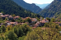 Village Party &sigma;&tau;&omicron; &Mu;&epsilon;&gamma;ά&lambda;&omicron; &Chi;&omega;&rho;&iota;ό &tau;&eta;&nu; &Kappa;&upsilon;&rho;&iota;&alpha;&kappa;ή &tau;&eta;&sigmaf; &Pi;&epsilon;&nu;&tau;&eta;&kappa;&omicron;&sigma;&tau;ή&sigmaf;