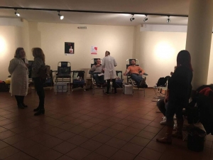 Έ&delta;&omega;&sigma;&alpha;&nu; &alpha;ί&mu;&alpha;, έ&delta;&omega;&sigma;&alpha;&nu; &zeta;&omega;ή &omicron;&iota; &Epsilon;&upsilon;&rho;&upsilon;&tau;ά&nu;&epsilon;&sigmaf; &tau;&eta;&sigmaf; &Alpha;&theta;ή&nu;&alpha;&sigmaf;