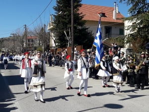 &Kappa;&alpha;&rho;&pi;&epsilon;&nu;ή&sigma;&iota;:&Mu;&epsilon; &tau;&iota;&sigmaf; &delta;έ&omicron;&upsilon;&sigma;&epsilon;&sigmaf; &tau;&iota;&mu;έ&sigmaf; &epsilon;&omicron;&rho;&tau;ά&sigma;&tau;&eta;&kappa;&epsilon; &eta; &Epsilon;&theta;&nu;&iota;&kappa;ή &Epsilon;&pi;έ&tau;&epsilon;&iota;&omicron;&sigmaf;