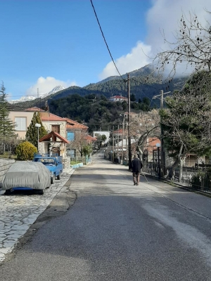 Ά&gamma;&rho;&alpha;&phi;&alpha;: &Eta; &alpha;&nu;ά&pi;&tau;&upsilon;&xi;&eta; &tau;&omega;&nu; '&eta;&mu;&epsilon;&tau;έ&rho;&omega;&nu;' &ndash; &Eta;&chi;&eta;&rho;ό '&Omicron;&Chi;&Iota;' &alpha;&pi;ό &tau;&omicron;&upsilon;&sigmaf; &pi;&rho;&omicron;έ&delta;&rho;&omicron;&upsilon;&sigmaf; &tau;&omega;&nu; &Kappa;&omicron;&iota;&nu;&omicron;&tau;ή&tau;&omega;&nu; &sigma;&tau;&omicron;&nu; &epsilon;&mu;&pi;&alpha;&iota;&gamma;&mu;ό &tau;&omega;&nu; 2,5 &epsilon;&kappa;&alpha;&tau;&omicron;&mu;&mu;&upsilon;&rho;ί&omega;&nu;