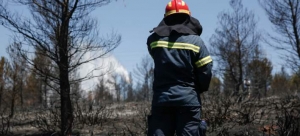 &Pi;&epsilon;&nu;&theta;&epsilon;ί &eta; &Pi;&upsilon;&rho;&omicron;&sigma;&beta;&epsilon;&sigma;&tau;&iota;&kappa;ή-"Έ&phi;&upsilon;&gamma;&epsilon;" &omicron; &pi;&upsilon;&rho;&omicron;&sigma;&beta;έ&sigma;&tau;&eta;&sigmaf; &pi;&omicron;&upsilon; &tau;&rho;&alpha;&upsilon;&mu;&alpha;&tau;ί&sigma;&tau;&eta;&kappa;&epsilon; &sigma;&tau;&eta; &phi;&omega;&tau;&iota;ά &tau;&omicron;&upsilon; &Zeta;&epsilon;&upsilon;&gamma;&omicron;&lambda;&alpha;&tau;&iota;&omicron;ύ