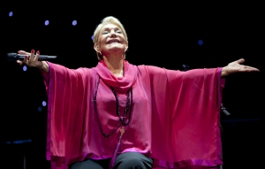 &Pi;έ&theta;&alpha;&nu;&epsilon; &sigma;&epsilon; &eta;&lambda;&iota;&kappa;ί&alpha; 87 &epsilon;&tau;ώ&nu; &eta; &Mu;&alpha;&rho;&iota;&nu;έ&lambda;&lambda;&alpha;- &Pi;&alpha;&nu;&epsilon;&lambda;&lambda;ή&nu;&iota;&alpha; &sigma;&upsilon;&gamma;&kappa;ί&nu;&eta;&sigma;&eta; &gamma;&iota;&alpha; &tau;&eta;&nu; &mu;&epsilon;&gamma;ά&lambda;&eta; &kappa;&upsilon;&rho;ί&alpha; &tau;&omicron;&upsilon; &epsilon;&lambda;&lambda;&eta;&nu;&iota;&kappa;&omicron;ύ &tau;&rho;&alpha;&gamma;&omicron;&upsilon;&delta;&iota;&omicron;ύ