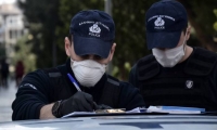 &Kappa;&omicron;&rho;&omicron;&nu;&omicron;ϊό&sigmaf;: "&Beta;&rho;&omicron;&chi;ή" &tau;&alpha; &pi;&rho;ό&sigma;&tau;&iota;&mu;&alpha; &gamma;&iota;&alpha; &mu;&eta; &chi;&rho;ή&sigma;&eta; &mu;ά&sigma;&kappa;&alpha;&sigmaf;