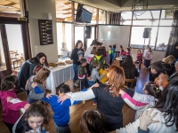&Mu;&iota;&alpha; &gamma;&lambda;&upsilon;&kappa;&iota;ά ..&gamma;&lambda;&upsilon;&kappa;&iota;ά &tau;&rho;&alpha;&gamma;&omicron;&upsilon;&delta;&iota;&sigma;&tau;ή &beta;&alpha;&sigma;&iota;&lambda;ό&pi;&iota;&tau;&alpha;!!(&Phi;ώ&tau;&omicron;)