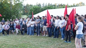 To 8&omicron; &alpha;&nu;&tau;&iota;&iota;&mu;&pi;&epsilon;&rho;&iota;&alpha;&lambda;&iota;&sigma;&tau;&iota;&kappa;ό &delta;&iota;ή&mu;&epsilon;&rho;&omicron; &tau;&eta;&sigmaf; &Kappa;&Nu;&Epsilon; &sigma;&tau;o K&alpha;&rho;&pi;&epsilon;&nu;ή&sigma;&iota;