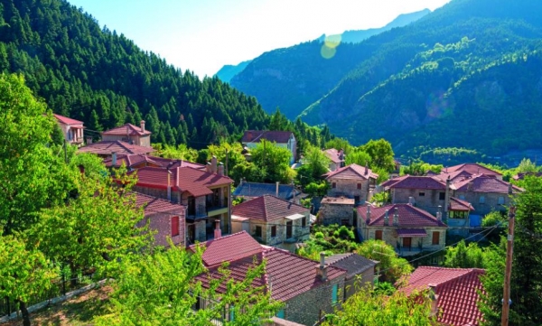Aποδράσεις:Μεγάλο Χωριό στην ορεινή Ευρυτανία-Γιατί ..μια φορά δεν αρκεί!