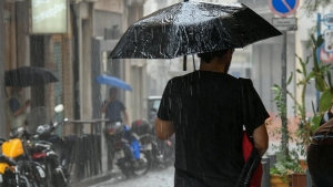 Χαλάει ο καιρός: Έρχονται ισχυρές καταιγίδες, άνεμοι και χαλάζι – Αισθητή πτώση της θερμοκρασίας